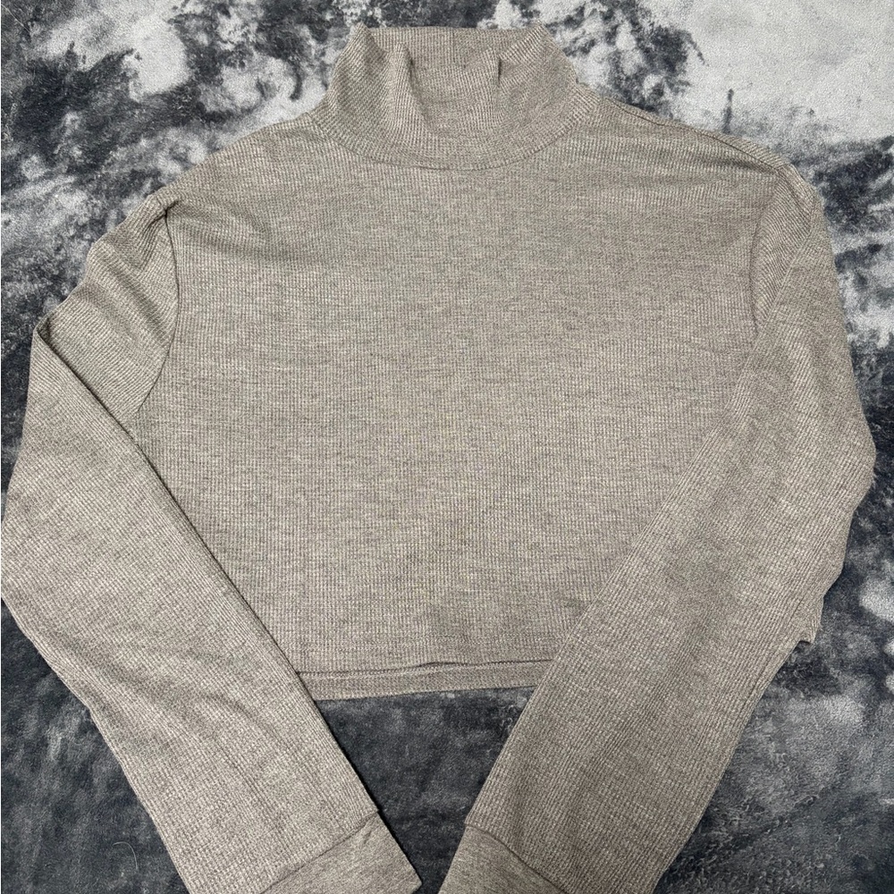 Gray Turtleneck Waffle Cropped Long Sleeve